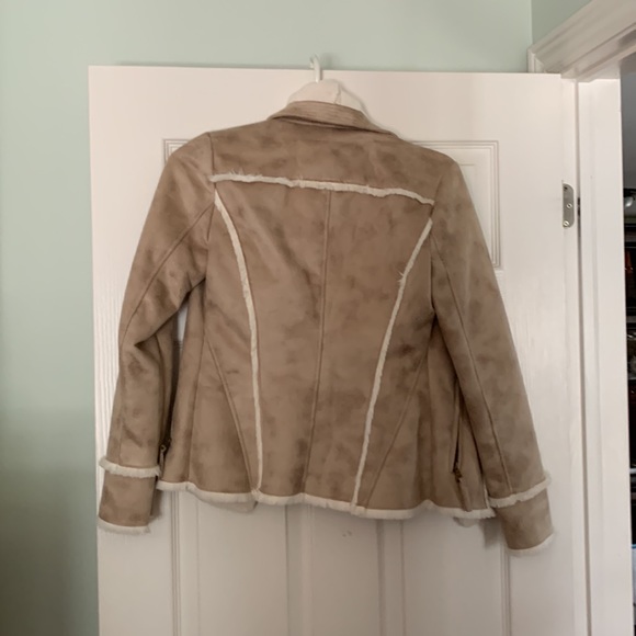 Guess Stylish Coat. - Picture 2 of 3